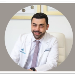 Médico y Cirujano - Especialidad Medicina Interna - USAC